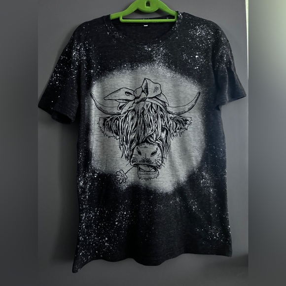 Tops - Women’s T-Shirt Cow Print Size Small